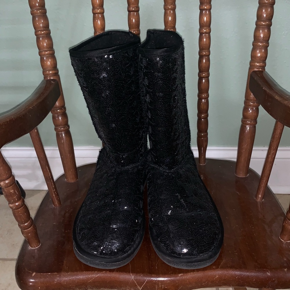 Sparkly ugg-type boots